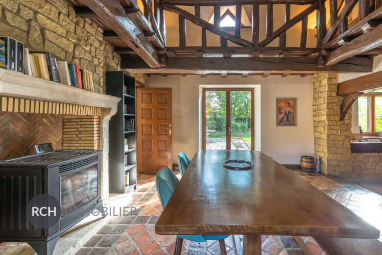 Photos du bien : Exclusivité – Boutigny-Prouais – Maison pleine de charme avec ses dépendances