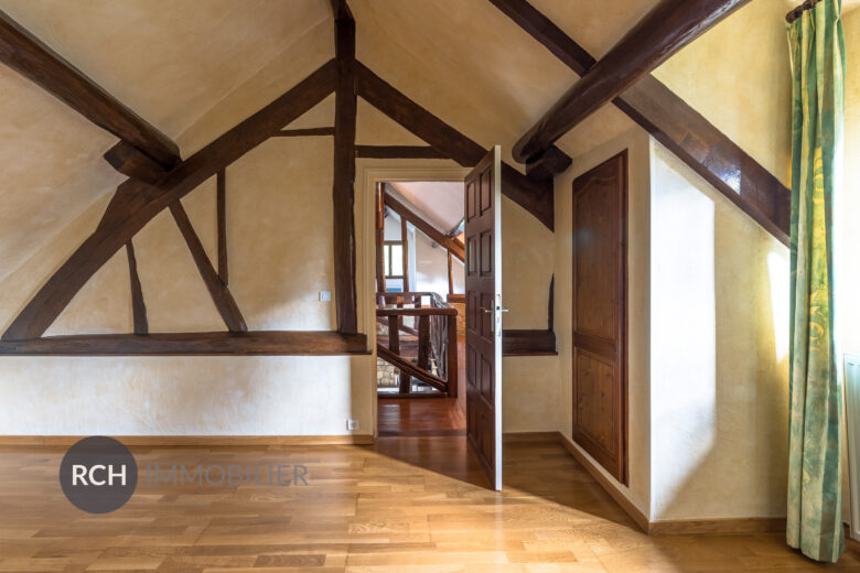 Photos du bien : Exclusivité – Boutigny-Prouais – Maison pleine de charme avec ses dépendances