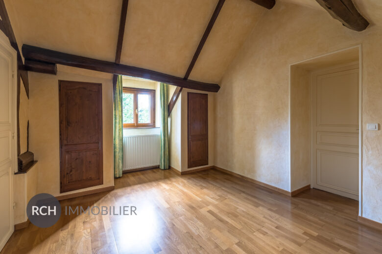 Photos du bien : Exclusivité – Boutigny-Prouais – Maison pleine de charme avec ses dépendances