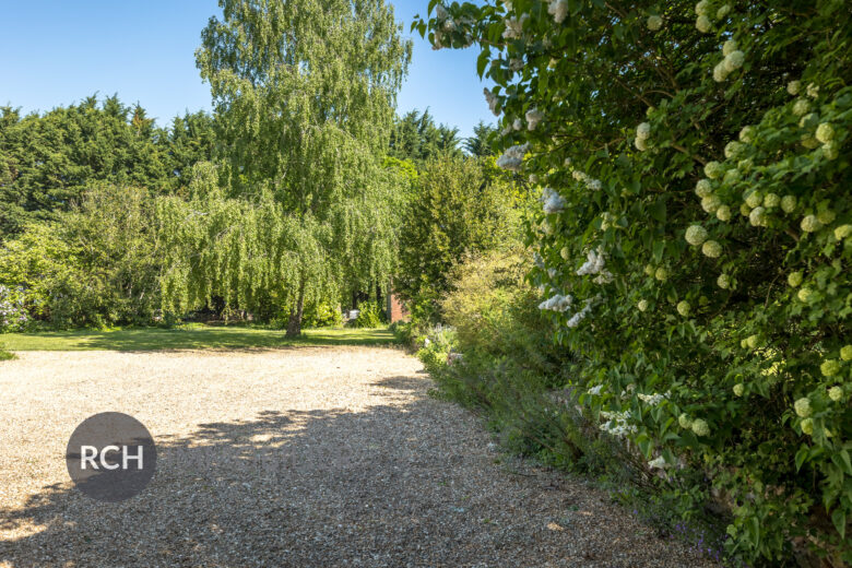 Photos du bien : Boutigny-Prouais – Grange viabilisée à aménager