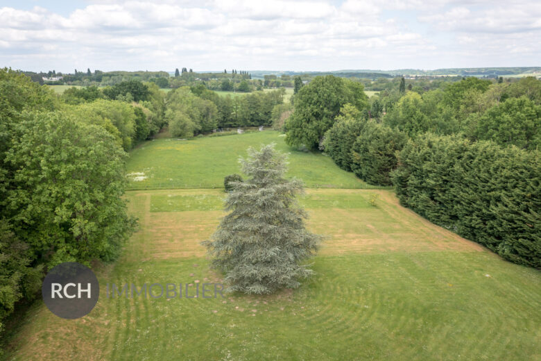 Photos du bien : Galluis – Magnifique propriété contemporaine avec piscine et parc de 3,2 hectares