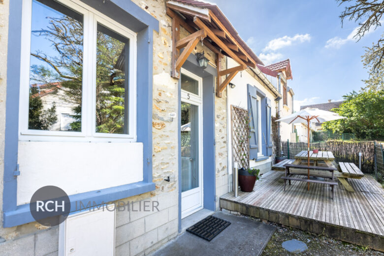 Photos du bien : Gambais Centre – Longère en coeur de village avec cour