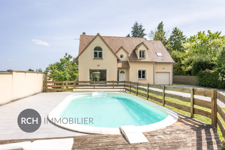 Photos du bien : Gressey – Belle maison traditionnelle avec piscine