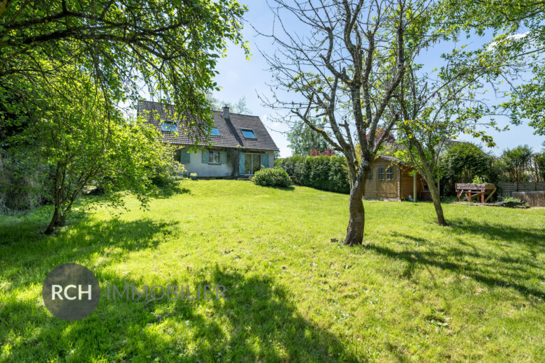 Photos du bien : Grosrouvre – Charmante maison familiale avec jardin clos de murs