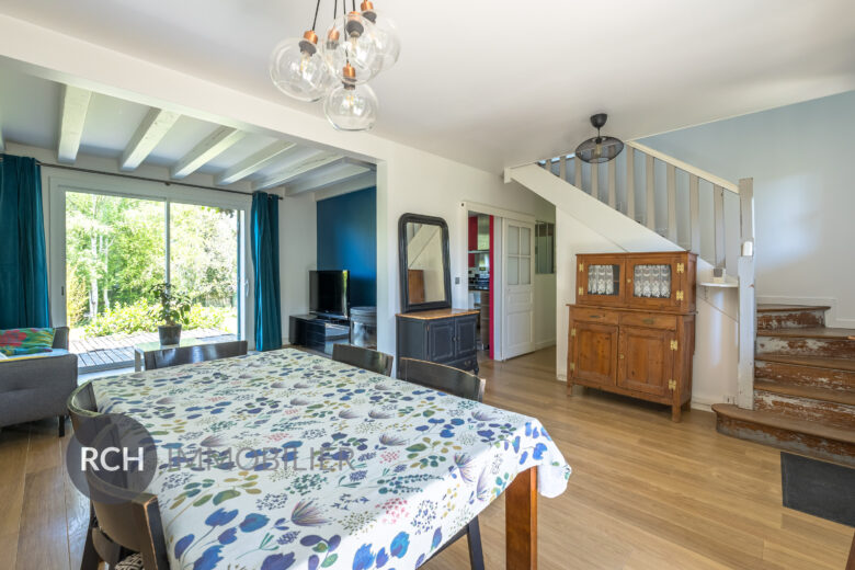 Photos du bien : Grosrouvre – Charmante maison familiale avec jardin clos de murs
