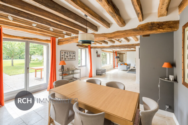 Photos du bien : Grosrouvre – Belle propriété avec maison d’amis et piscine chauffée sur grand terrain