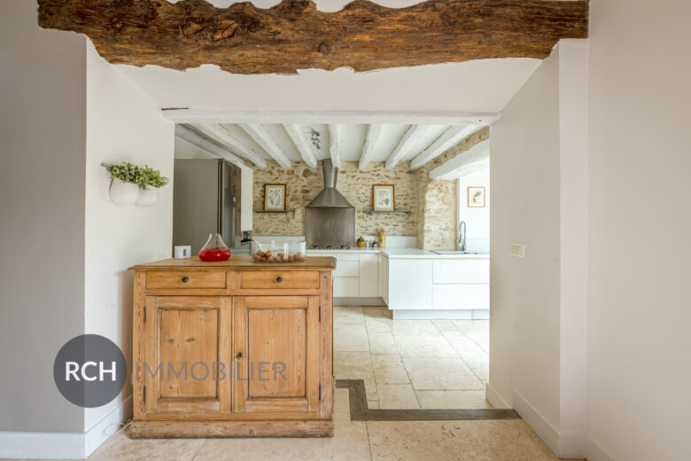 Photos du bien : Grosrouvre – Belle propriété avec maison d’amis et piscine chauffée sur grand terrain