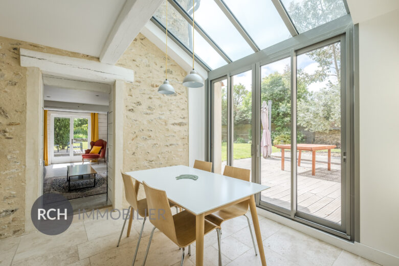 Photos du bien : Grosrouvre – Belle propriété avec maison d’amis et piscine chauffée sur grand terrain