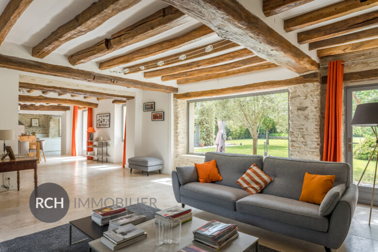 Photos du bien : Grosrouvre – Belle propriété avec maison d’amis et piscine chauffée sur grand terrain
