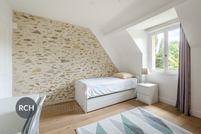 Photos du bien : Grosrouvre – Belle propriété avec maison d’amis et piscine chauffée sur grand terrain