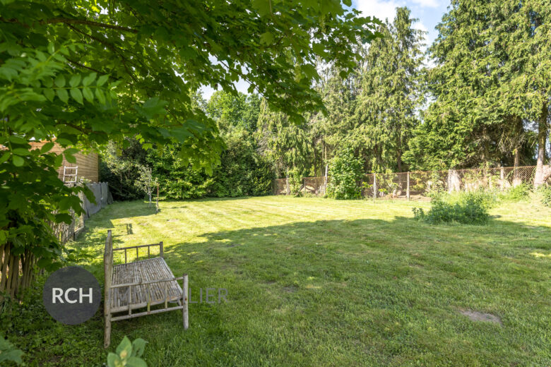 Photos du bien : Exclusivité – Les Mesnuls – Maison en pierre pleine de charme avec joli jardin