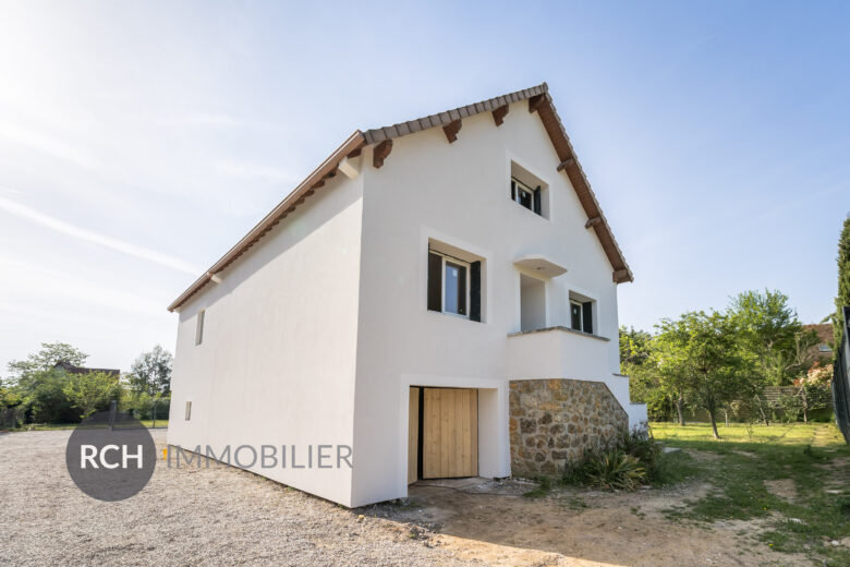 Photos du bien : Exclusivité – Méré – Maison ancienne à deux pas du centre ville