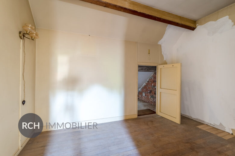 Photos du bien : Exclusivité – Méré – Maison ancienne à deux pas du centre ville