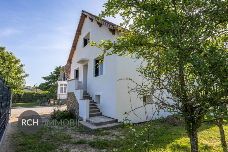 Photos du bien : Exclusivité – Méré – Maison ancienne à deux pas du centre ville