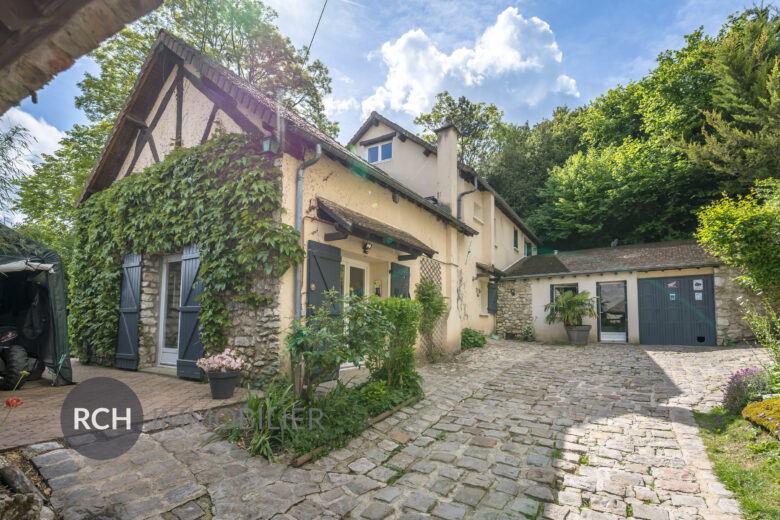 Photos du bien : Montchauvet – Maison ancienne dans un village de charme