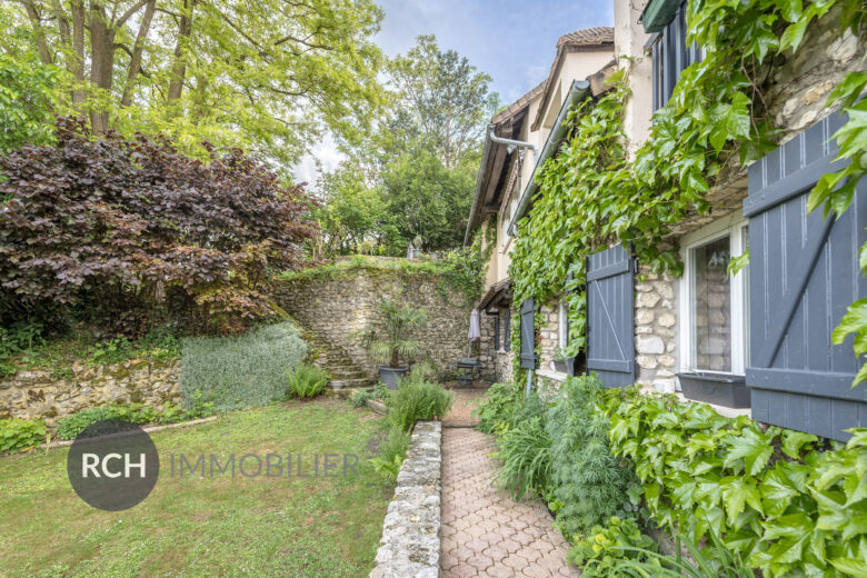 Photos du bien : Montchauvet – Maison ancienne dans un village de charme