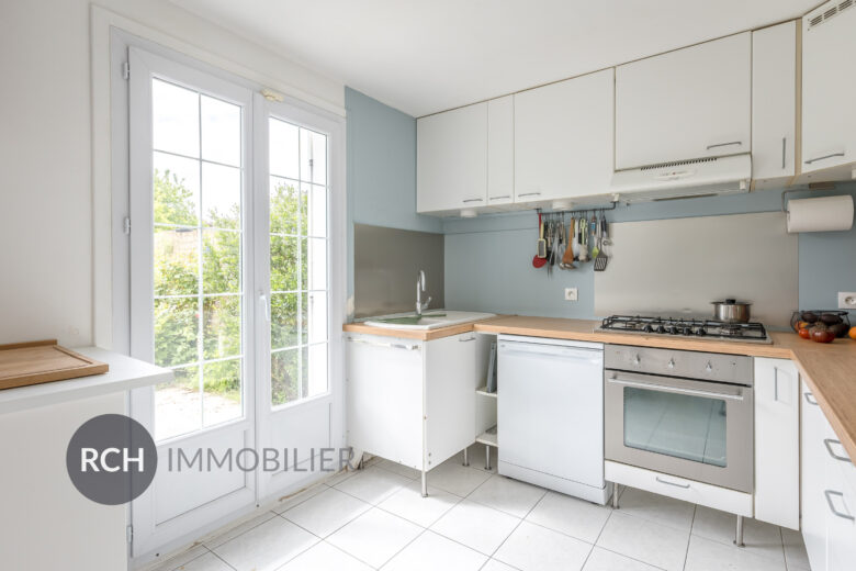 Photos du bien : Plaisir – Maison avec 4 chambres au fond d’une impasse dans un secteur recherché