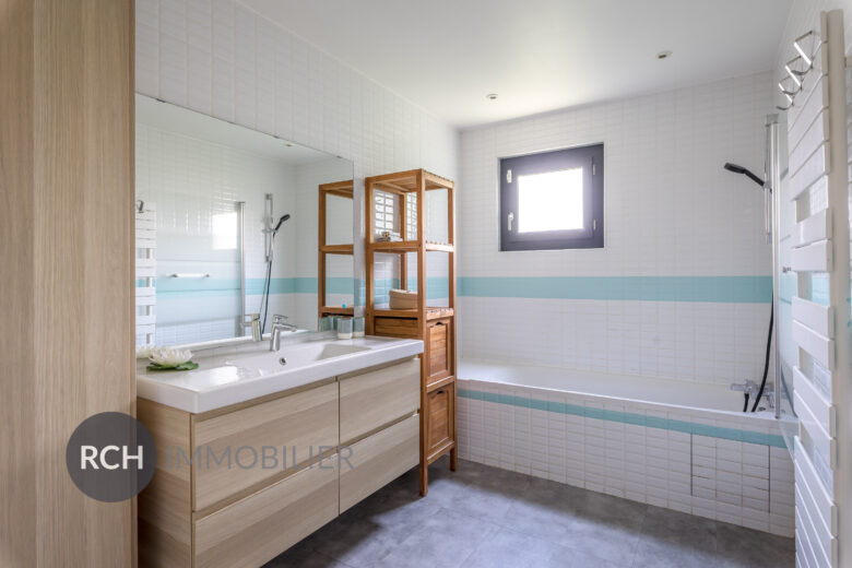 Photos du bien : Exclusivité – Saint-Léger-en-Yvelines – Agréable maison entièrement rénovée