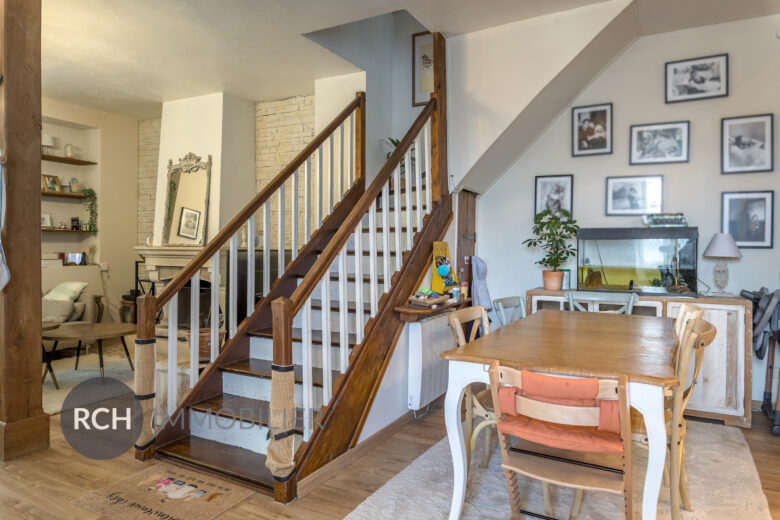 Photos du bien : Septeuil – Maison de charme en coeur de village avec jardin suspendu et terrasse