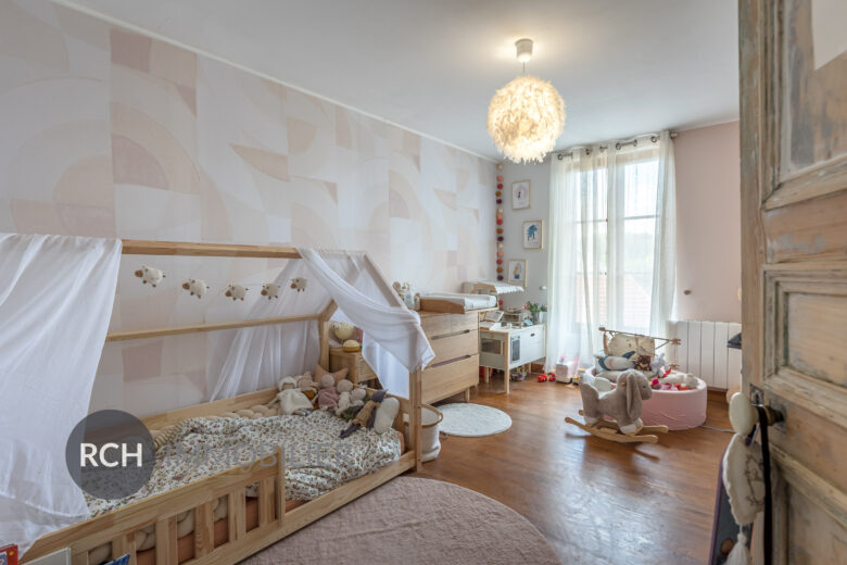 Photos du bien : Septeuil – Maison de charme en coeur de village avec jardin suspendu et terrasse