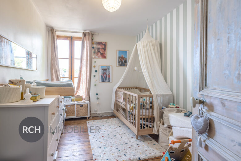 Photos du bien : Septeuil – Maison de charme en coeur de village avec jardin suspendu et terrasse
