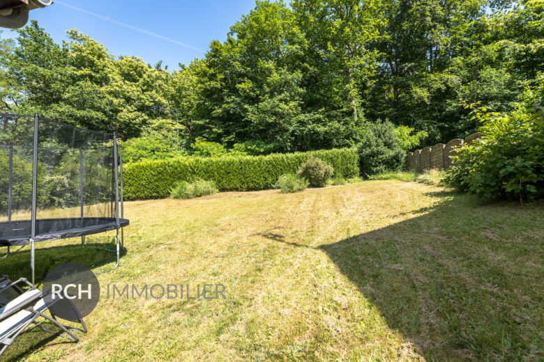 Photos du bien : Bazoches-sur-Guyonne – Maison traditionnelle aux beaux volumes avec forêt à pied