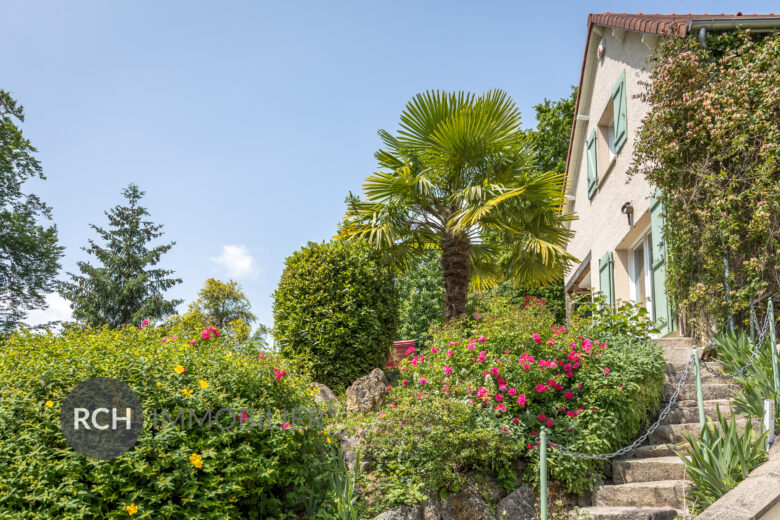 Photos du bien : Exclusivité – Beynes – Maison bien entretenue avec forêt et centre ville à pied