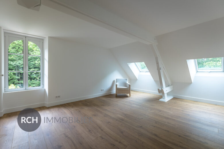 Photos du bien : Grosrouvre – Belle maison ancienne entièrement rénovée avec dépendance