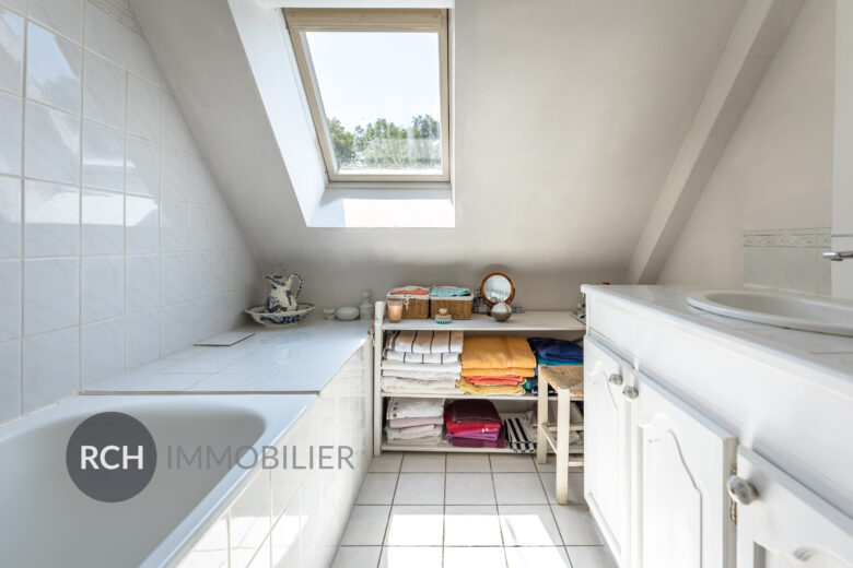 Photos du bien : Exclusivité – Les Bréviaires – Maison familiale proche forêt
