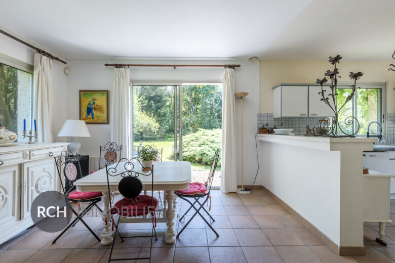Photos du bien : Exclusivité – Les Bréviaires – Maison familiale proche forêt