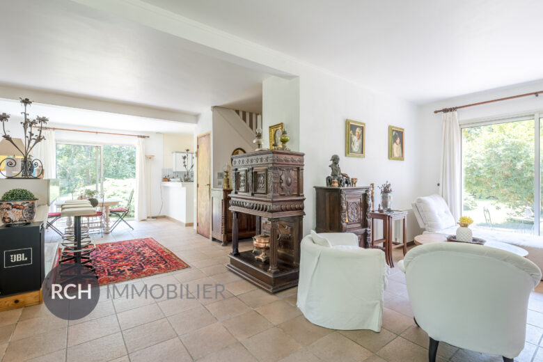 Photos du bien : Exclusivité – Les Bréviaires – Maison familiale proche forêt