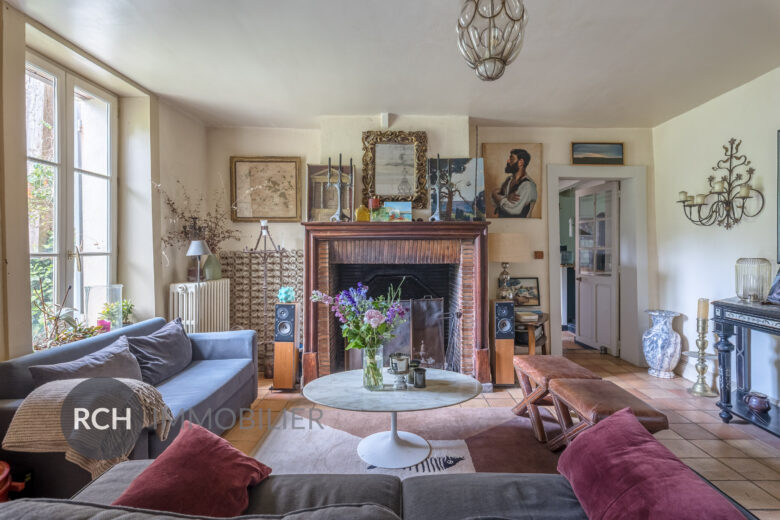 Photos du bien : Les Mesnuls – Séduisante maison ancienne avec jardin clos