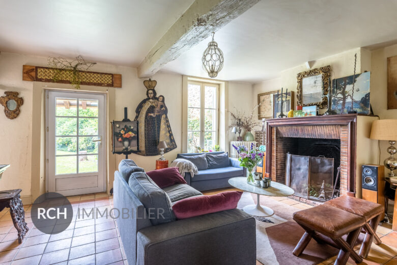 Photos du bien : Les Mesnuls – Séduisante maison ancienne avec jardin clos