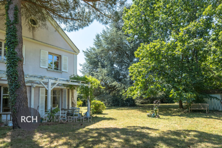Photos du bien : Méré – Demeure de charme en coeur de village