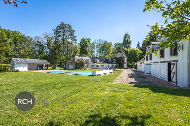 Photos du bien : Mittainville – Remarquable propriété familiale avec piscine et tennis