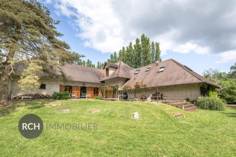 Photos du bien : Seul mandataire – Mittainville – Grande propriété familiale avec beau parc arboré