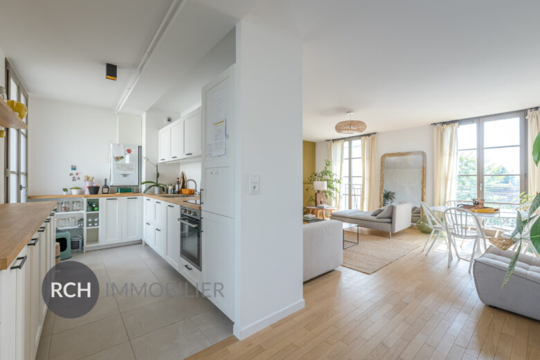 Photos du bien : Exclusivité – Montfort-L’Amaury – Bel appartement de standing meublé avec place de parking au coeur du centre historique