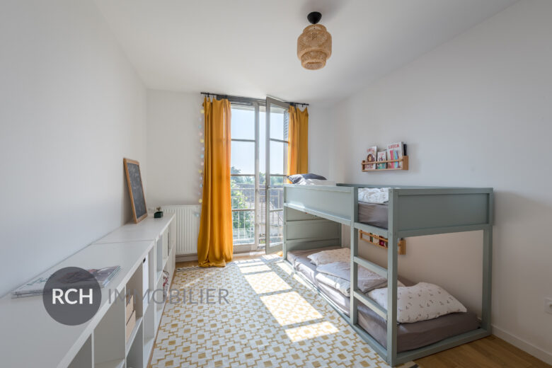 Photos du bien : Exclusivité – Montfort-L’Amaury – Bel appartement de standing meublé avec place de parking au coeur du centre historique