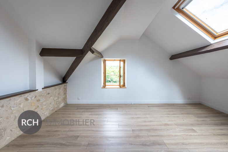 Photos du bien : Sailly – Belle propriété entièrement rénovée avec piscine chauffée