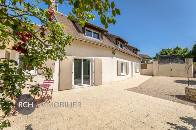 Photos du bien : Exclusivité – Saint-Lubin-de-la-Haye – Maison ancienne lumineuse et joliment rénovée