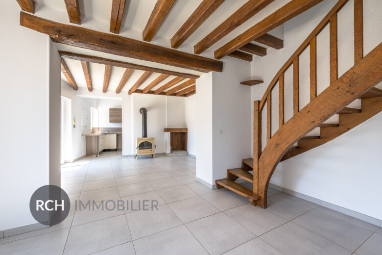 Photos du bien : Exclusivité – Saint-Lubin-de-la-Haye – Maison ancienne lumineuse et joliment rénovée