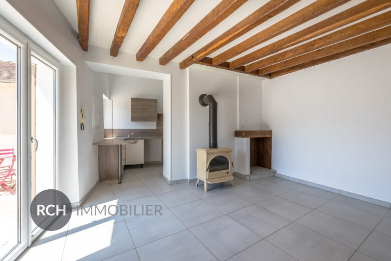 Photos du bien : Exclusivité – Saint-Lubin-de-la-Haye – Maison ancienne lumineuse et joliment rénovée