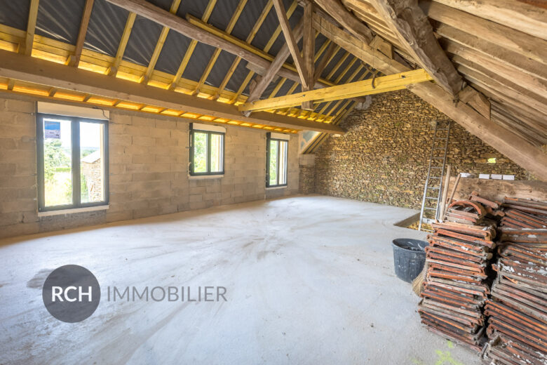Photos du bien : Adainville – Ancienne grange en pierre à aménager