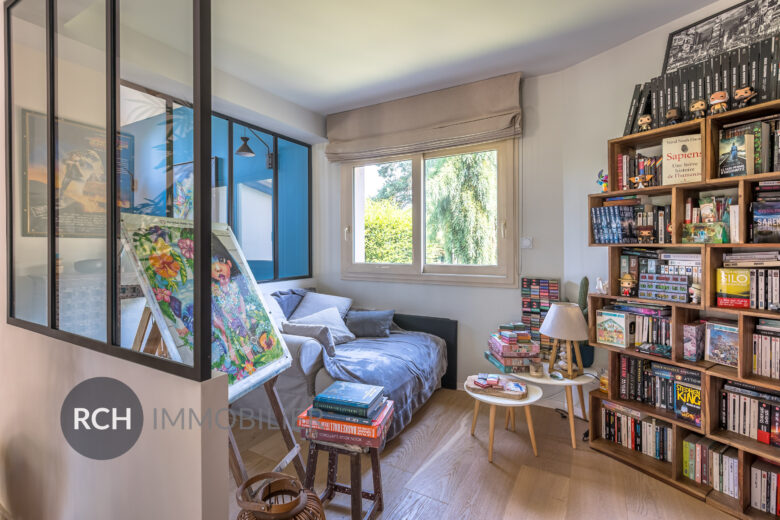 Photos du bien : Seul mandataire – Bazoches-sur-Guyonne – Maison familiale entièrement rénovée située au coeur de la nature