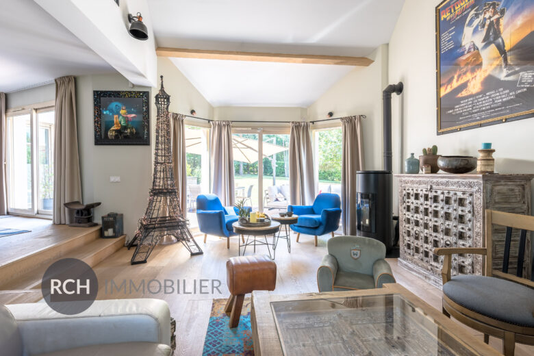 Photos du bien : Seul mandataire – Bazoches-sur-Guyonne – Maison familiale entièrement rénovée située au coeur de la nature