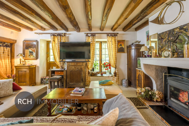Photos du bien : Gambais – Authentique maison en pierre chargée d’histoire