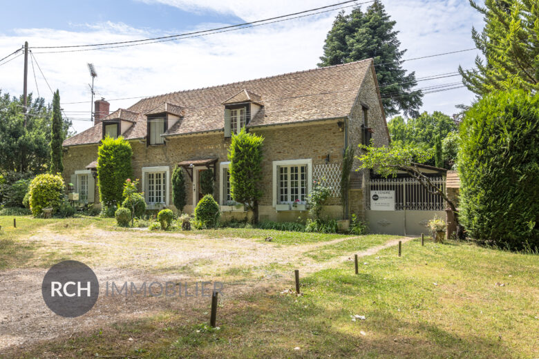 Photos du bien : Gambais – Authentique maison en pierre chargée d’histoire