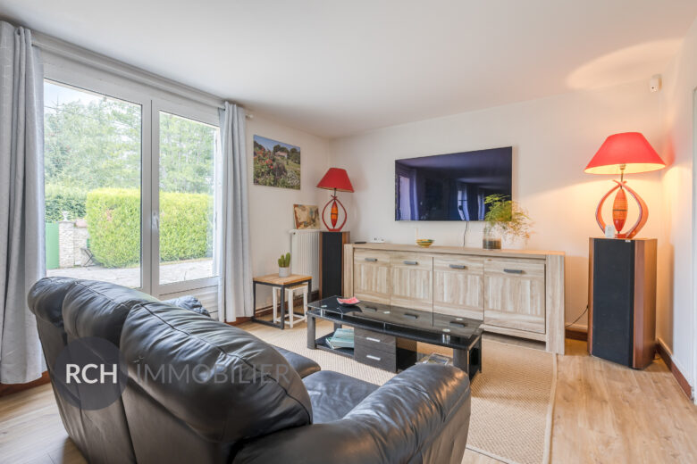 Photos du bien : Gambais – Jolie maison traditionnelle sur un jardin clos et boisé