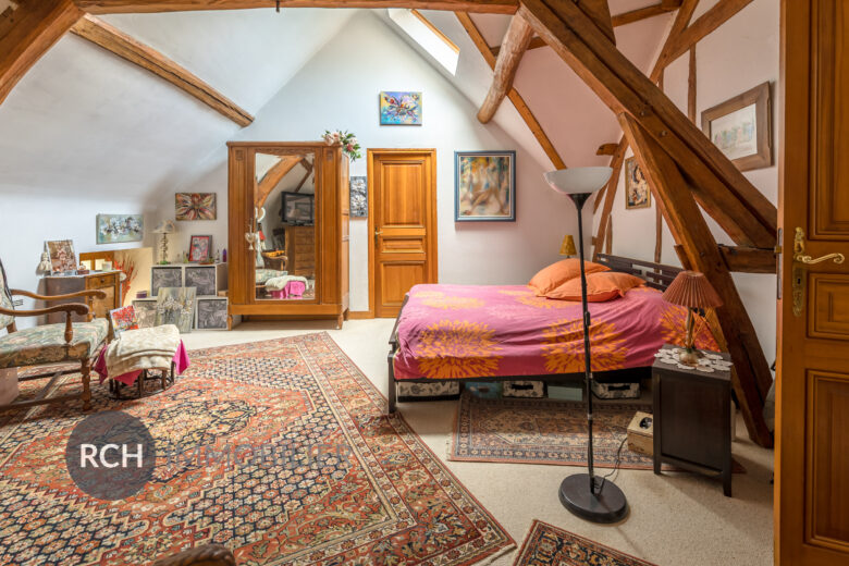 Photos du bien : Gambais – Authentique maison en pierre chargée d’histoire