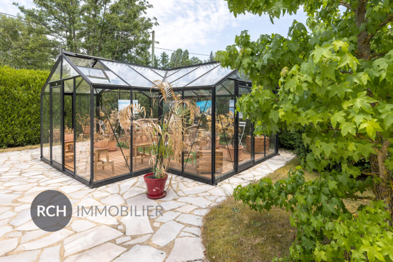 Photos du bien : Gambais – Jolie maison traditionnelle sur un jardin clos et boisé